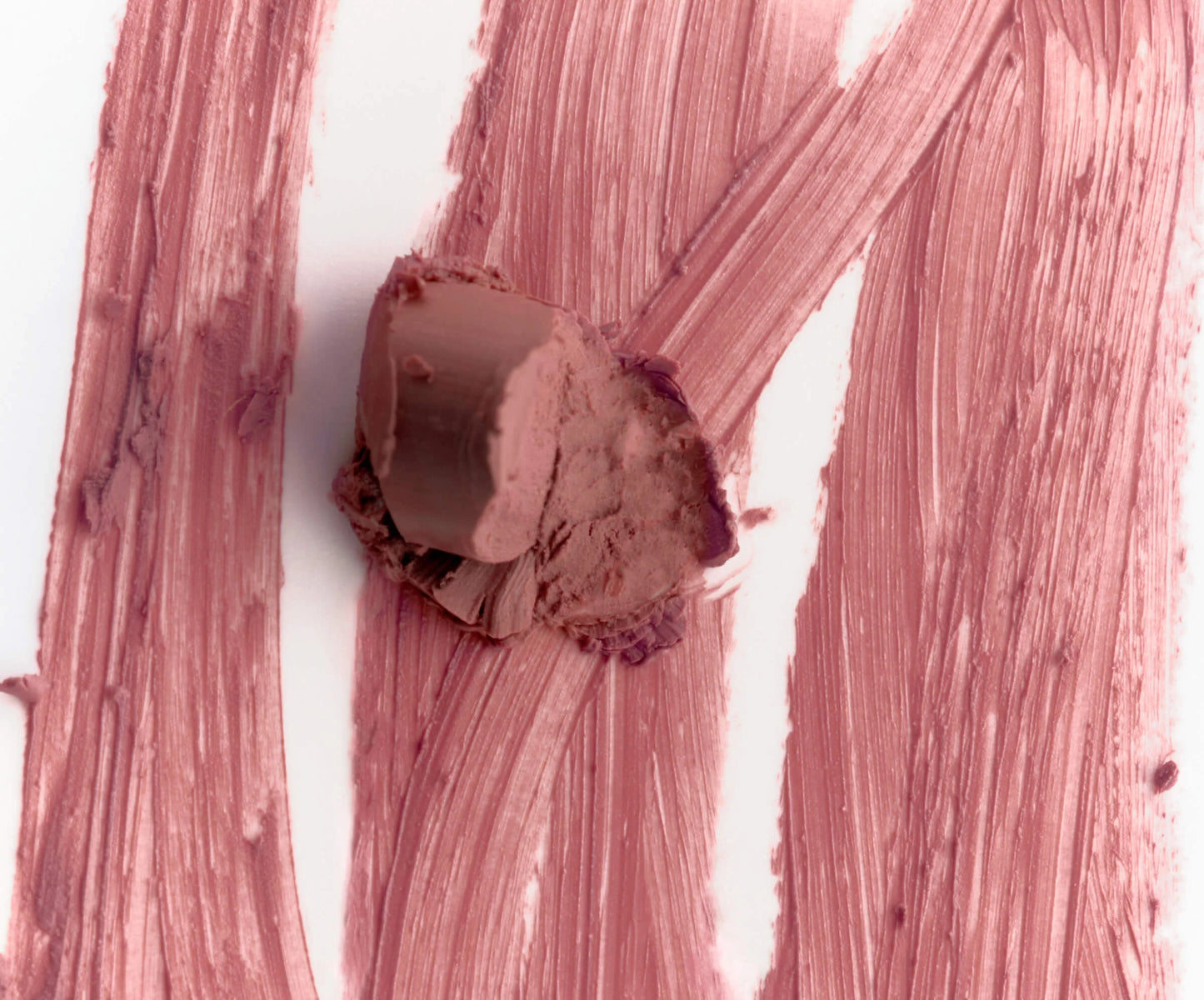 Peptide lip shape - lift ( soft neutral pink )