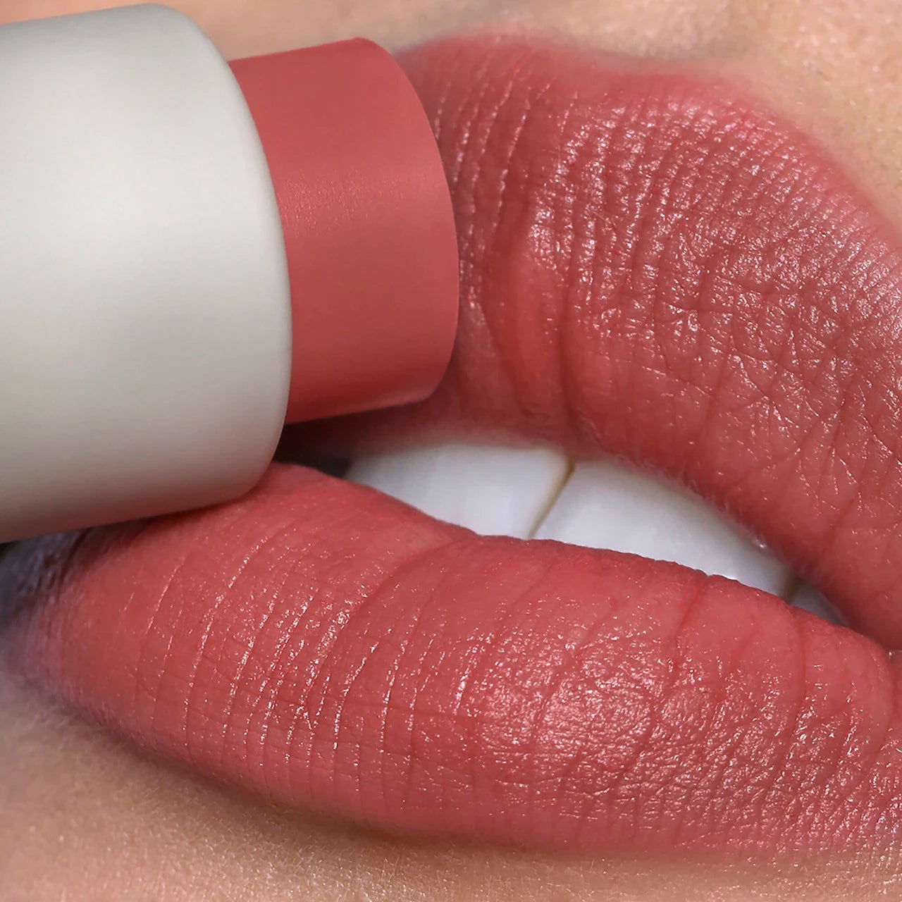 Refy- Lip Blush